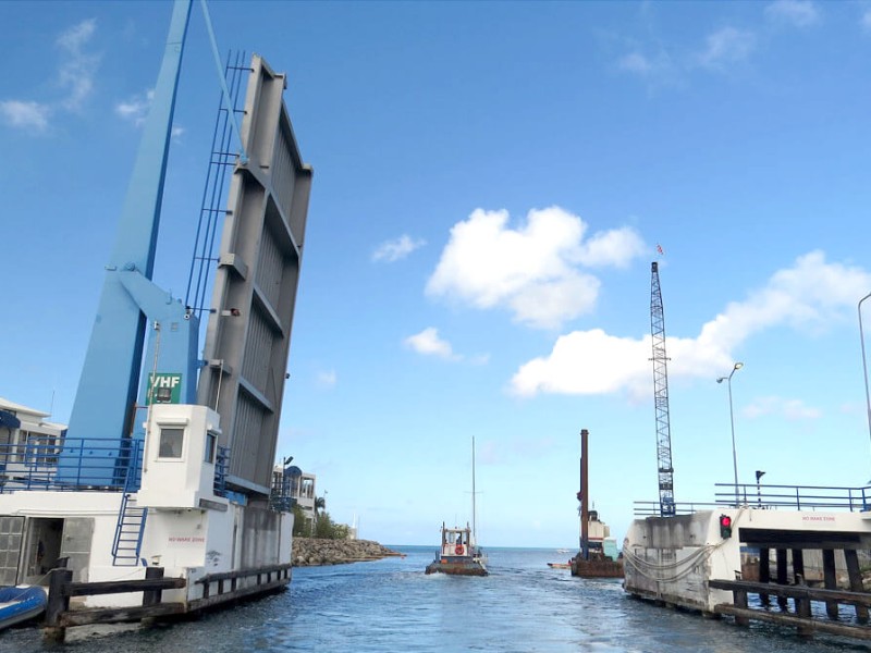 Simpson Bay Bridge (Dutch side)